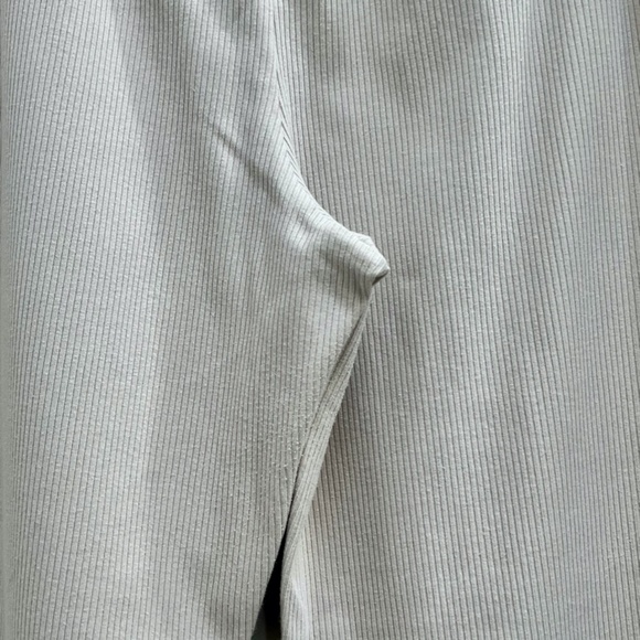 HEAD BEIGE RIBBED DRAWSTRING WIDE LEG CROPPED CAPRI PANTS - Picture 7 of 10